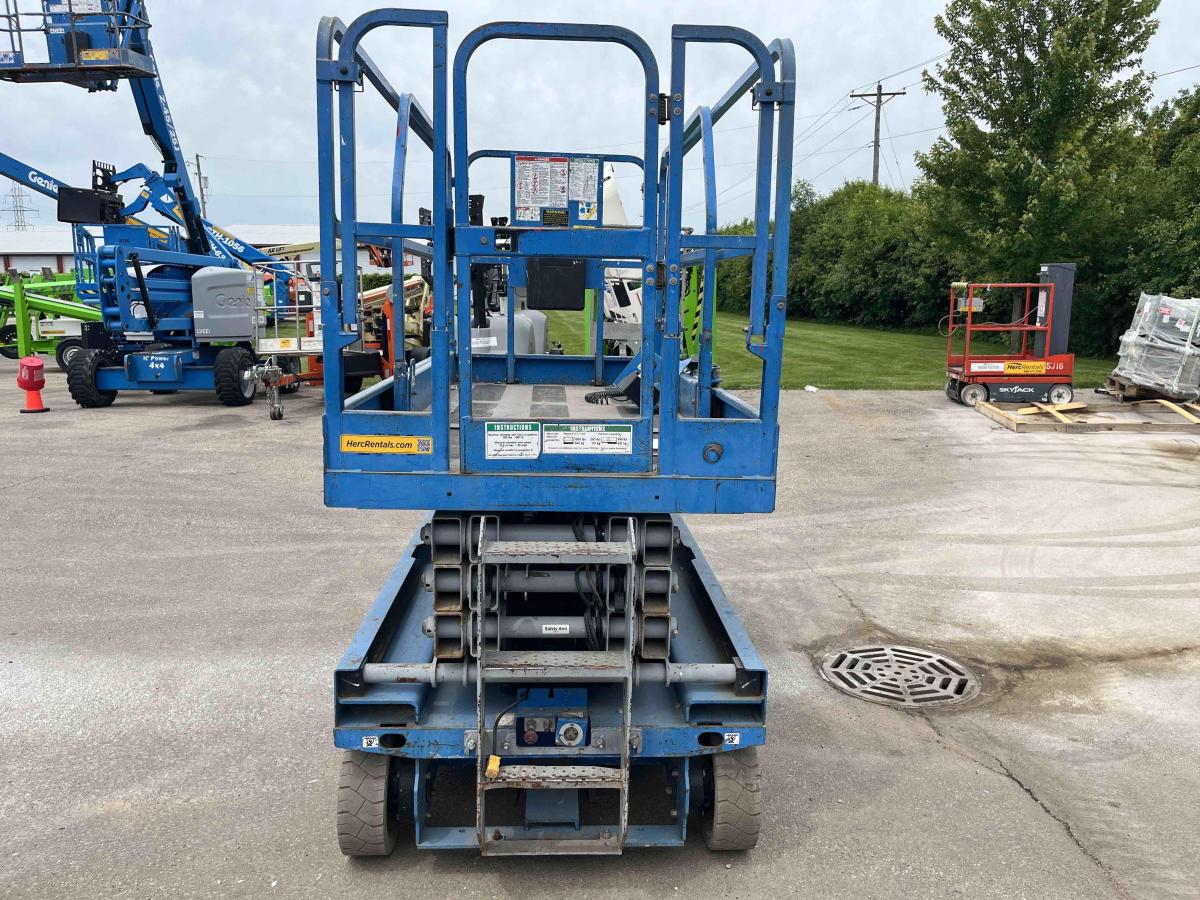 2013 Genie GS-2646