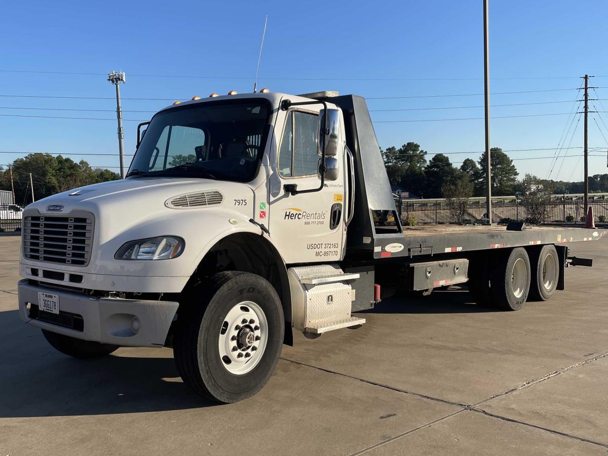 2018 Freightliner M2106