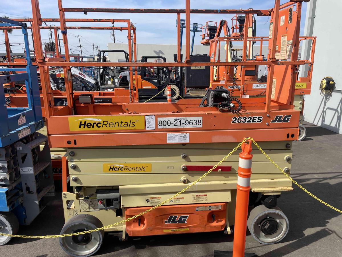2018 JLG 2632ES