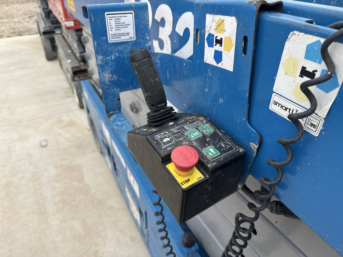 2017 Genie GS-3232-3