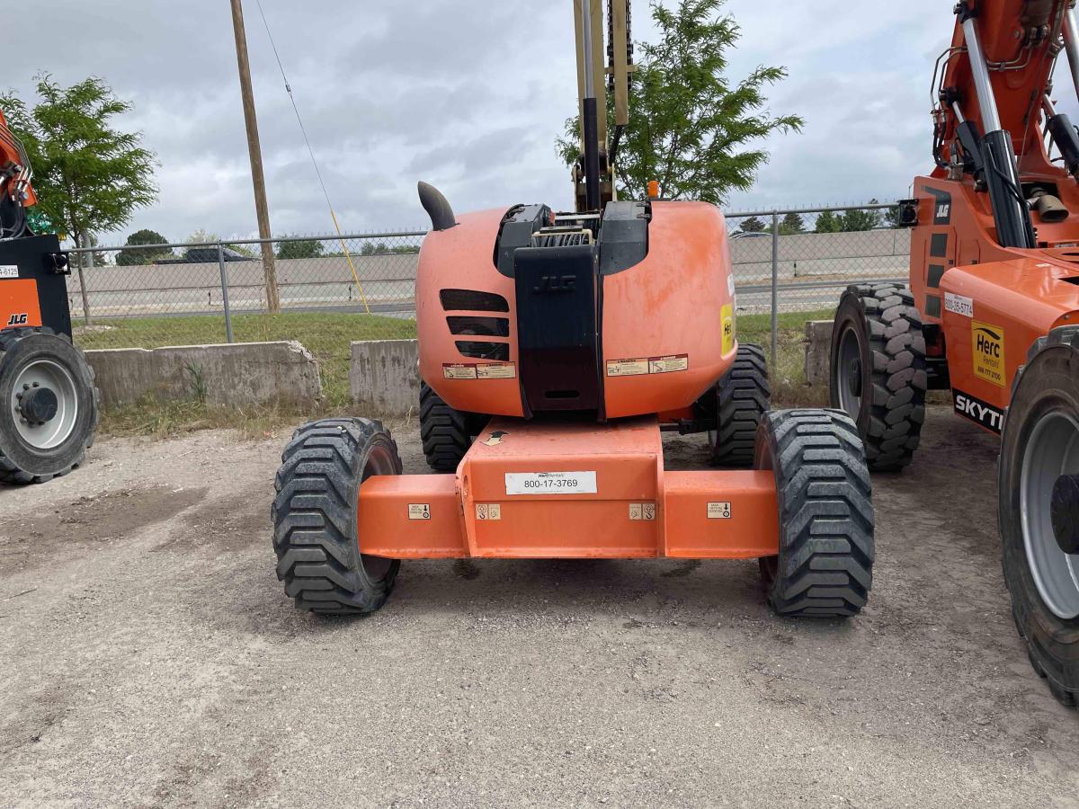 2017 JLG 600AJ