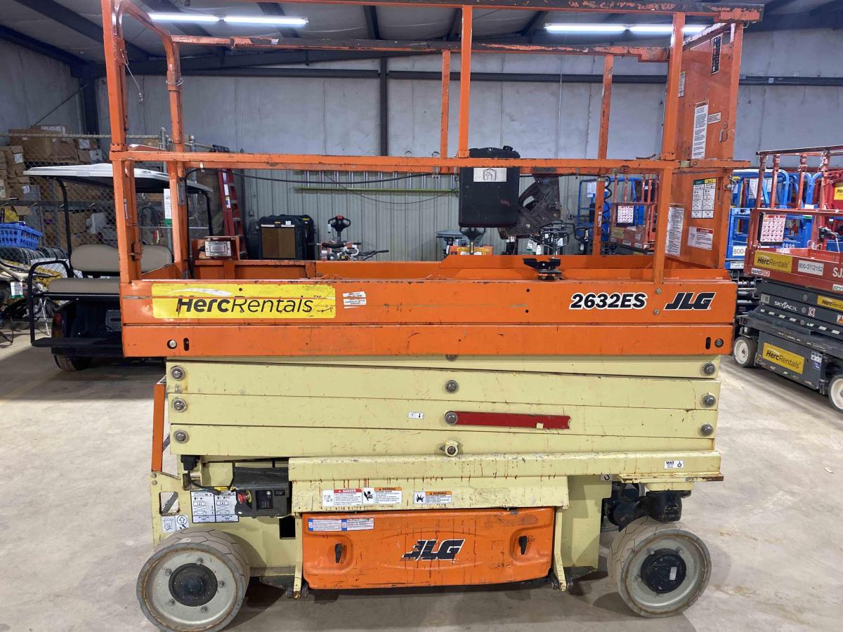 2018 JLG 2632ES