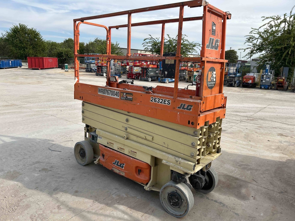 2017 JLG 2632ES-3
