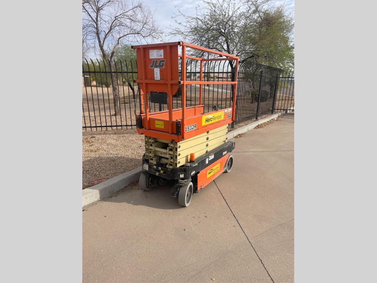 2018 JLG 1932R