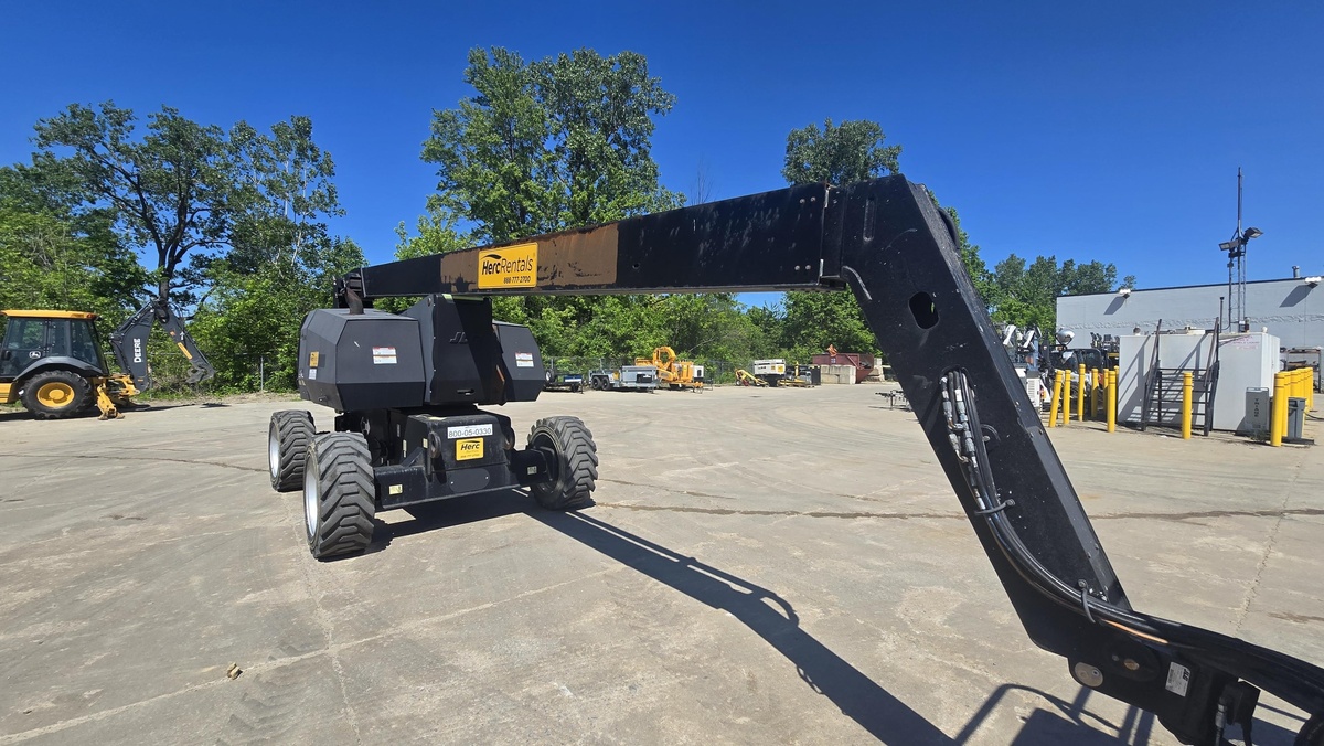 2015 JLG 800A-12
