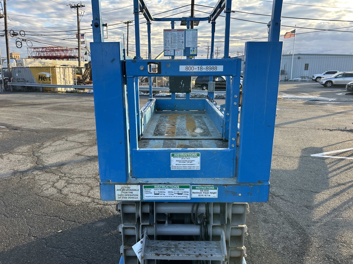 2017 Genie GS-3232-5