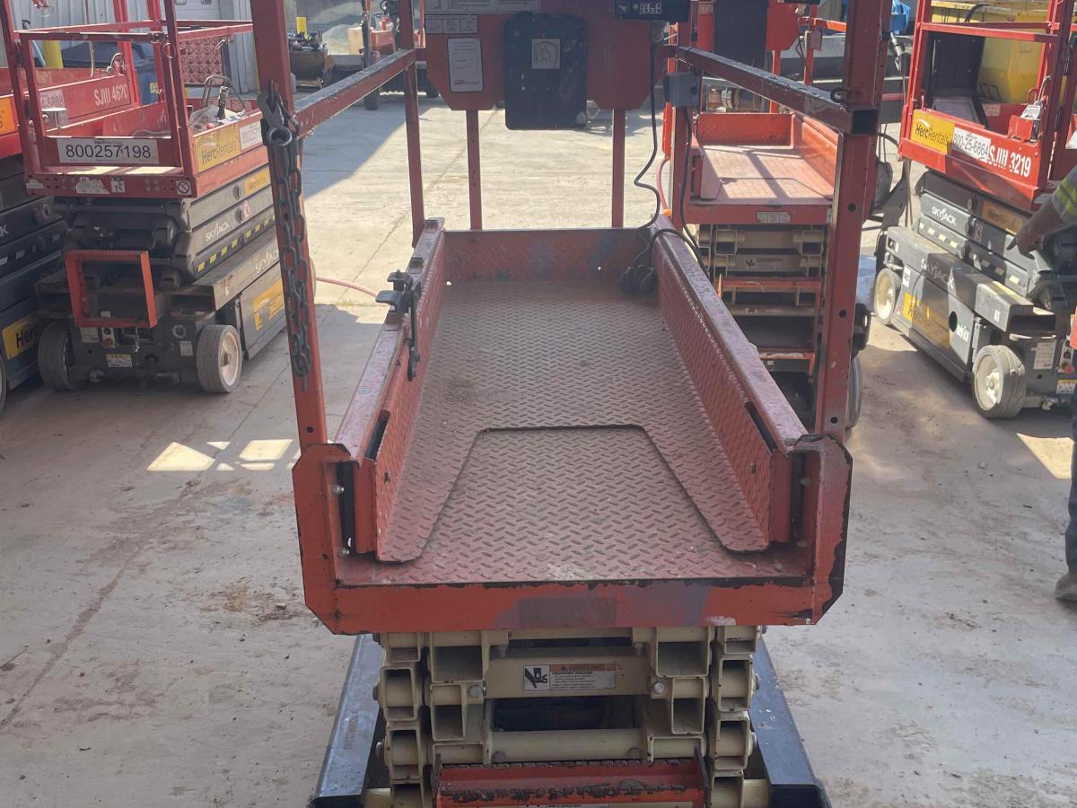 2018 JLG 1932R