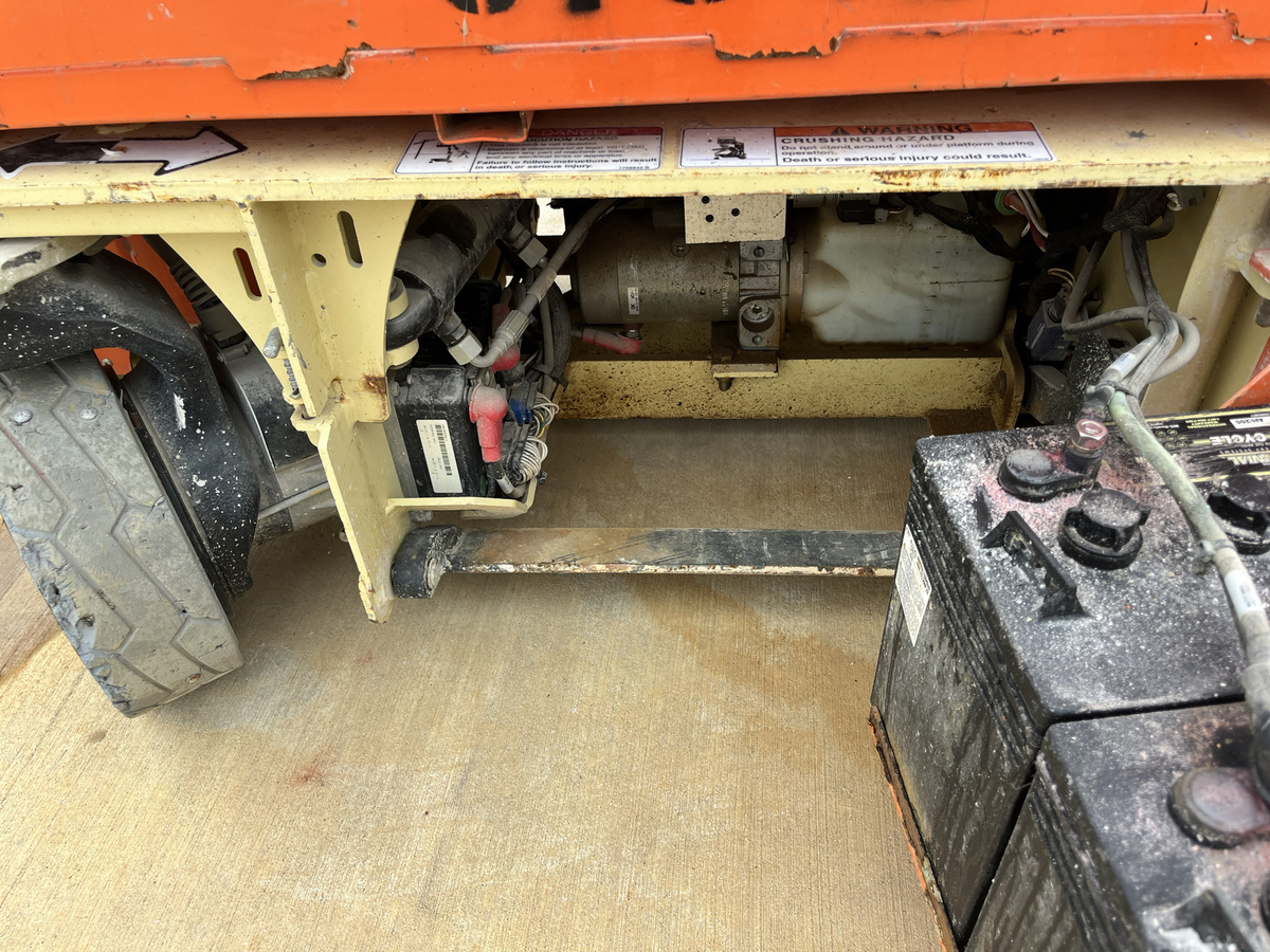 2017 JLG 1230ES-10