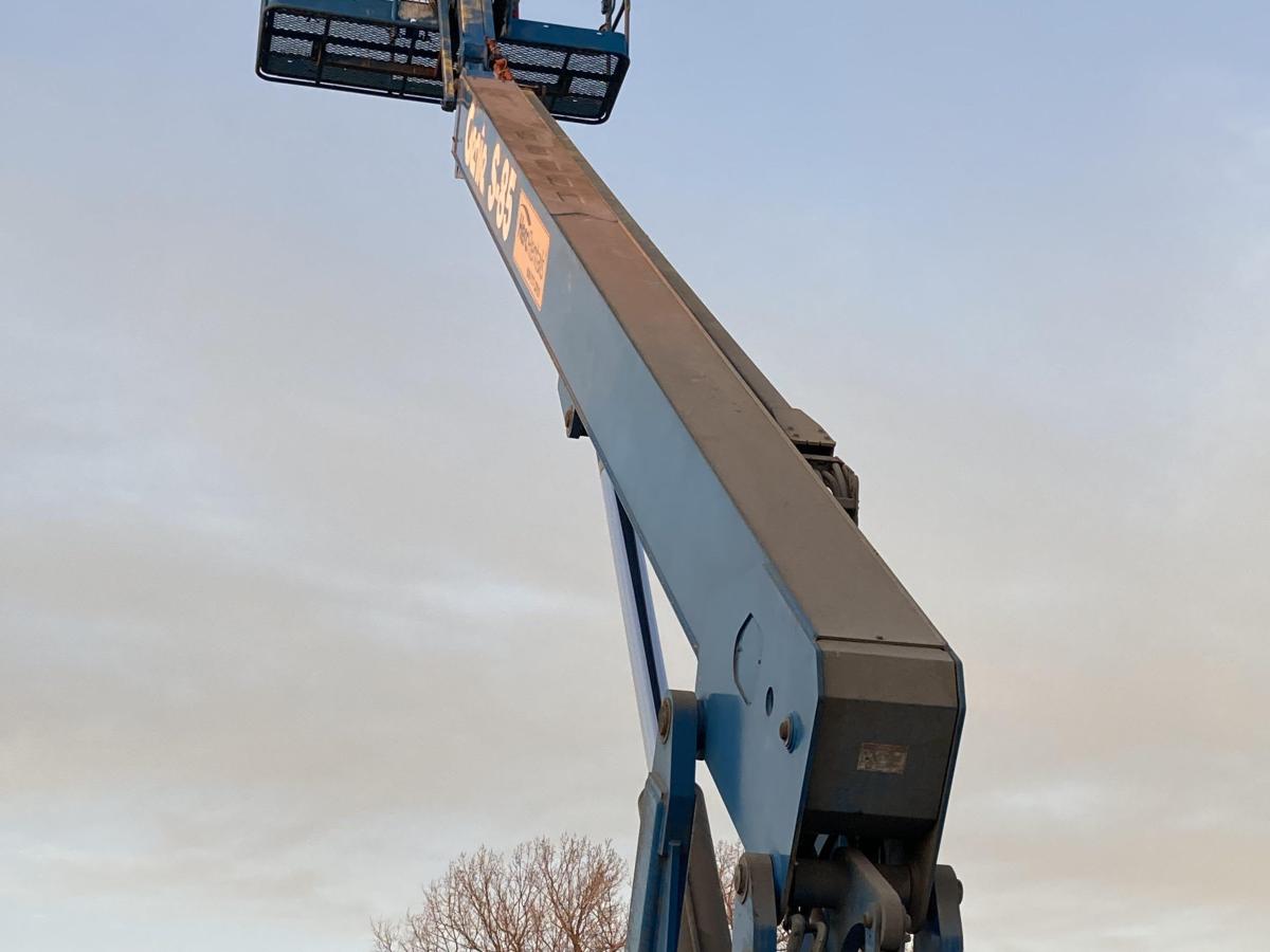2019 Genie S-85