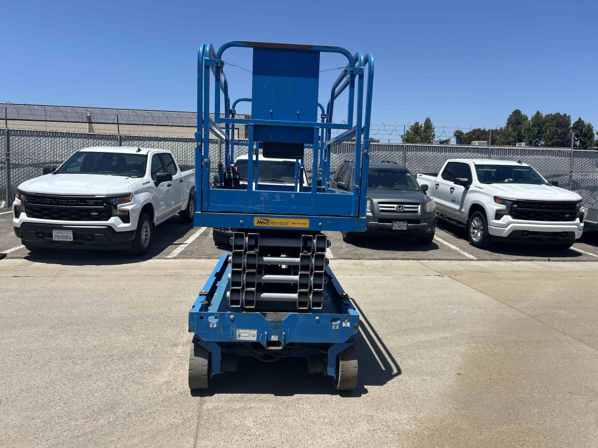 2018 Genie GS-3246-4