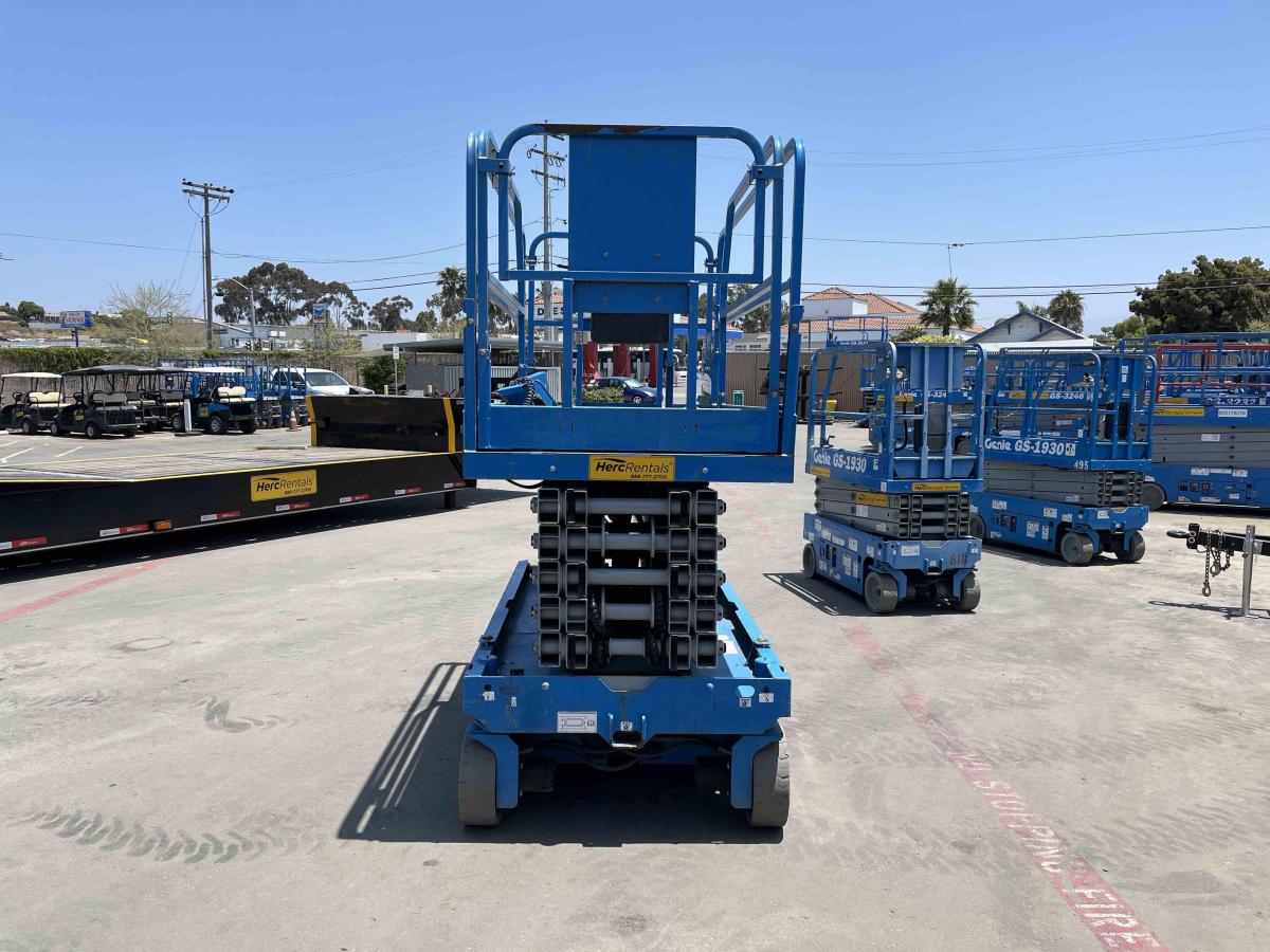 2017 Genie GS-4047