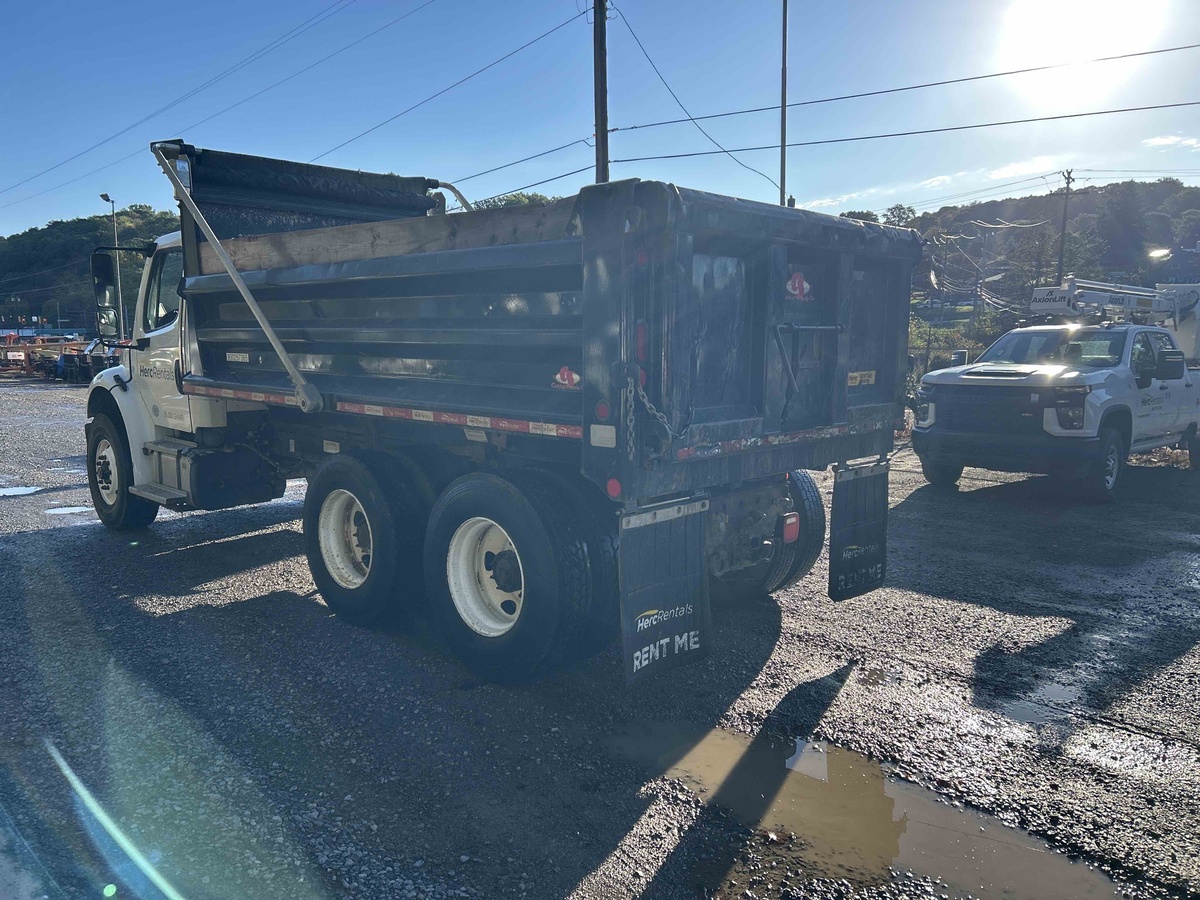 2019 Freightliner M2106-5