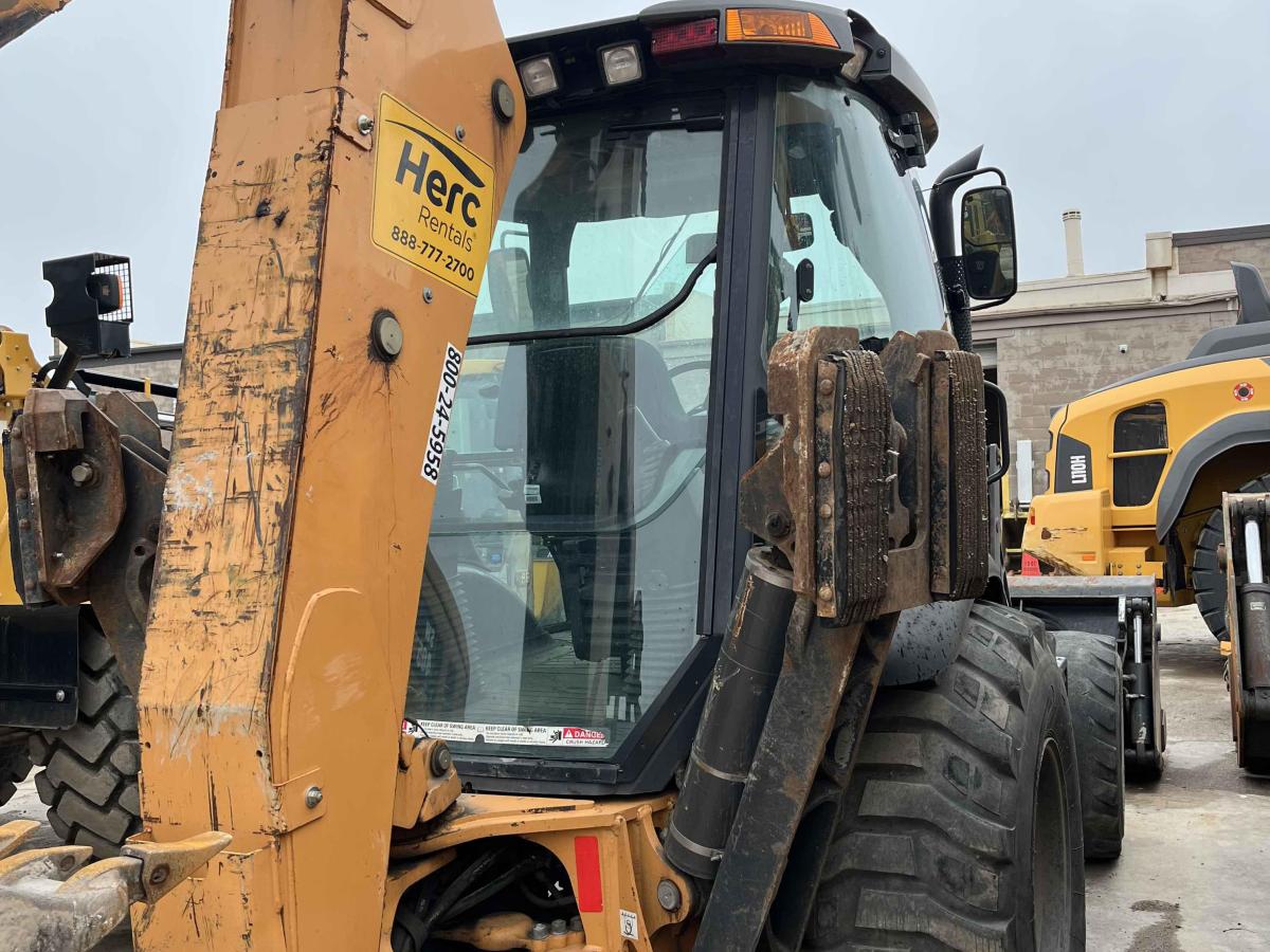 2019 Case 590SN