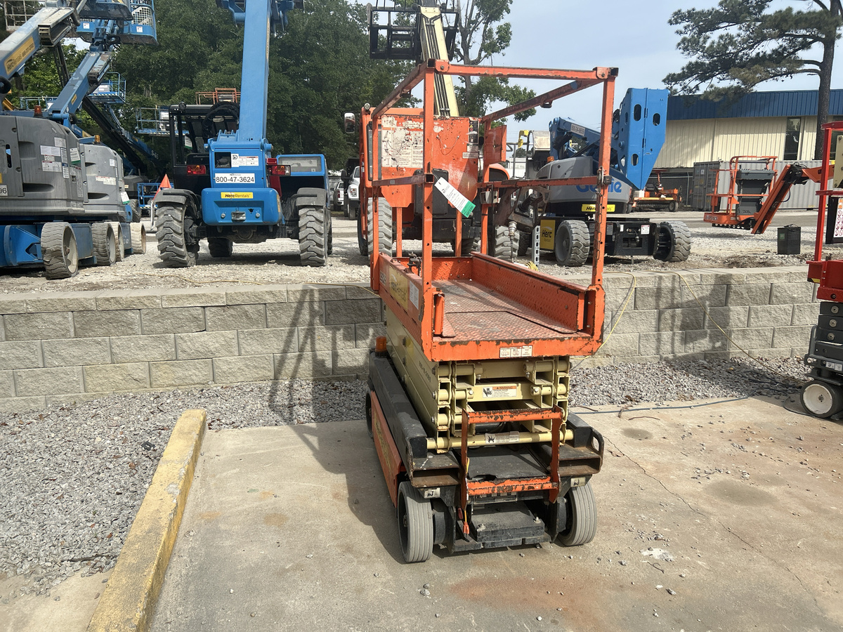 2018 JLG 1932R-2