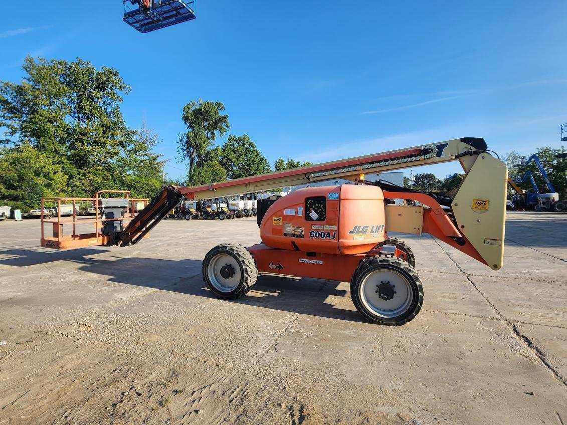 2012 JLG 600AJ