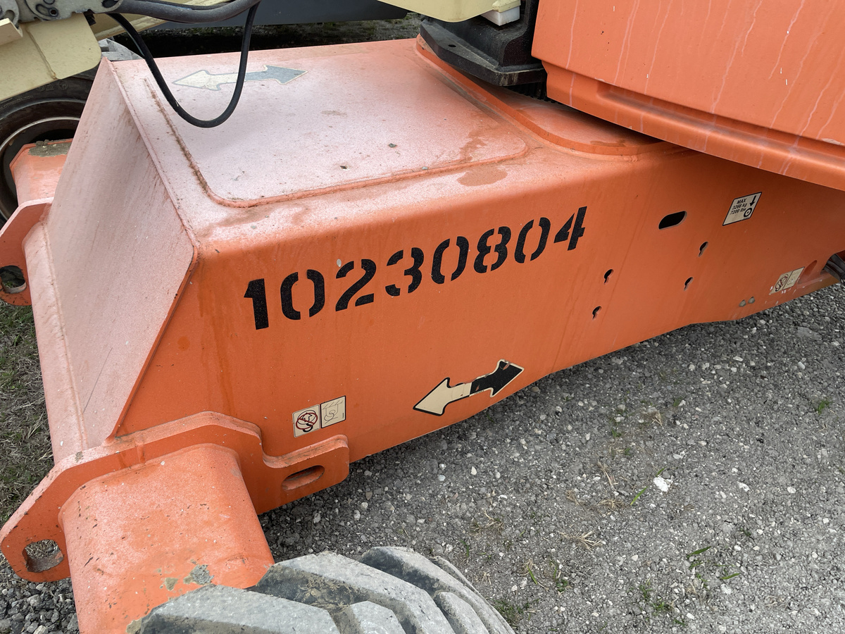 2017 JLG 400S-10