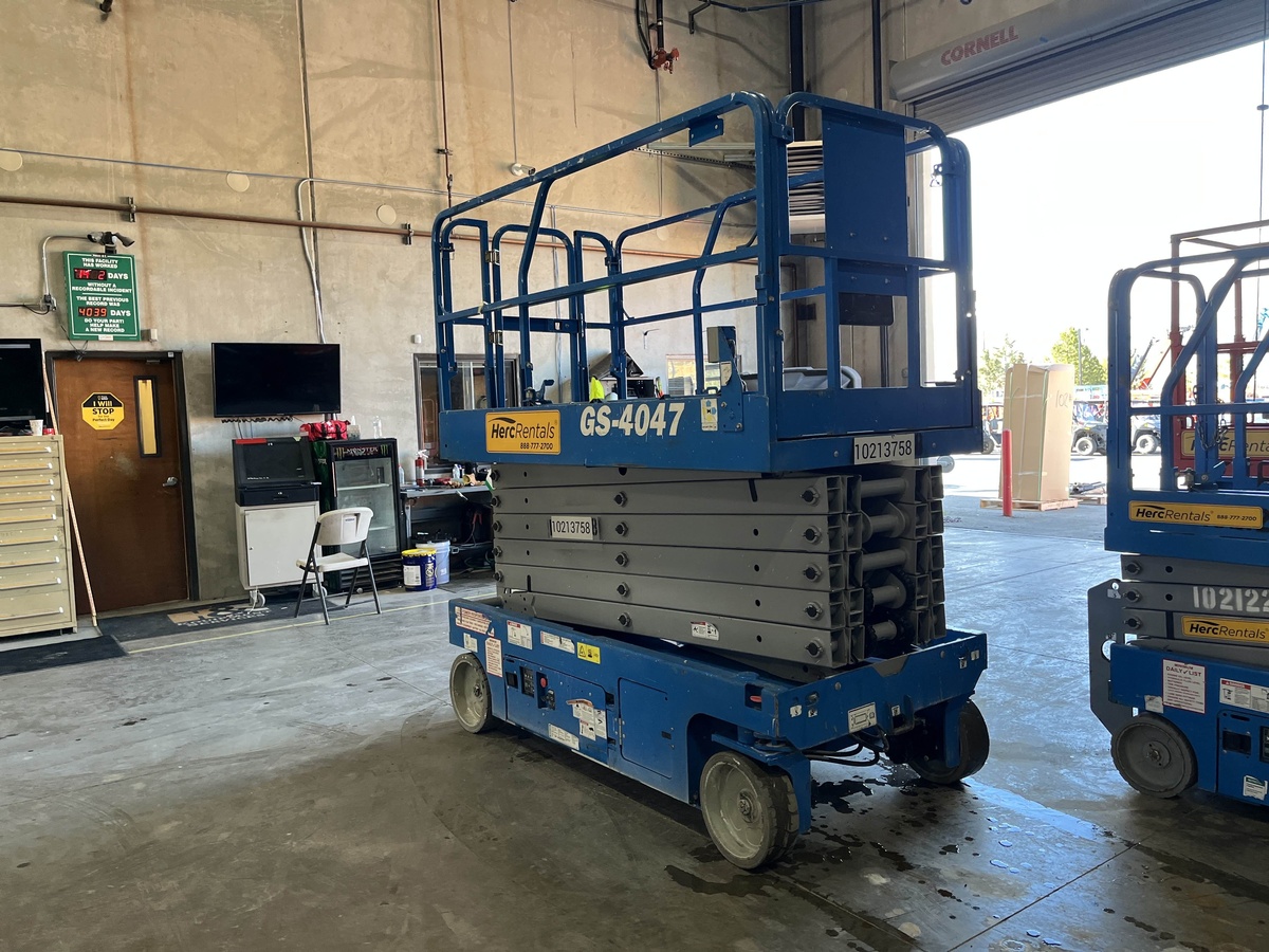 2017 Genie GS-4047-3