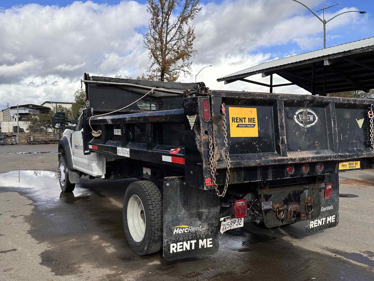 2017 Ford F550-3