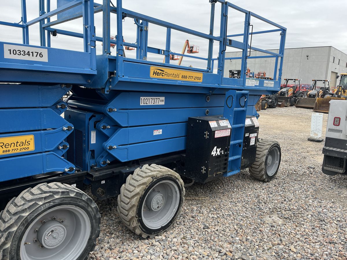2017 Genie GS-4390 RT-2