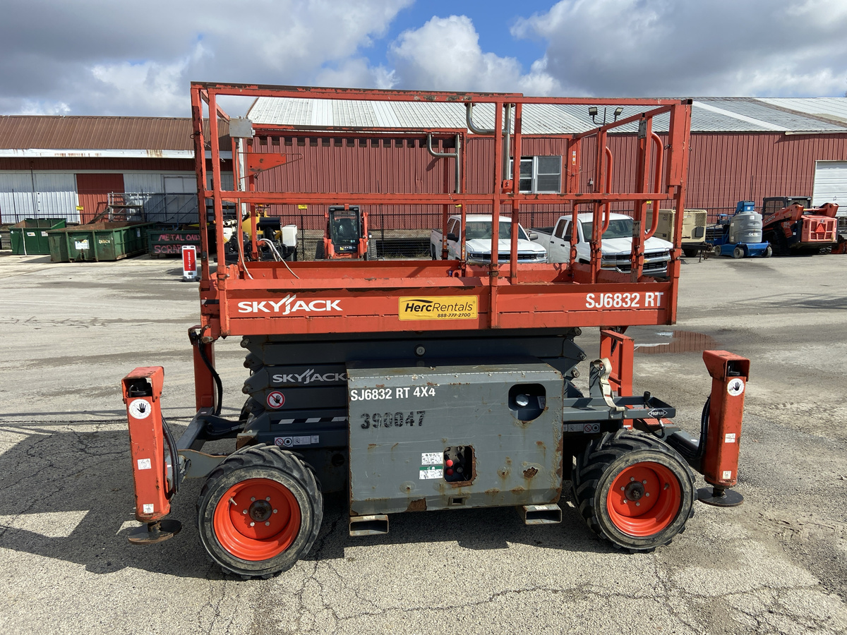 2019 Skyjack SJ-6832RT