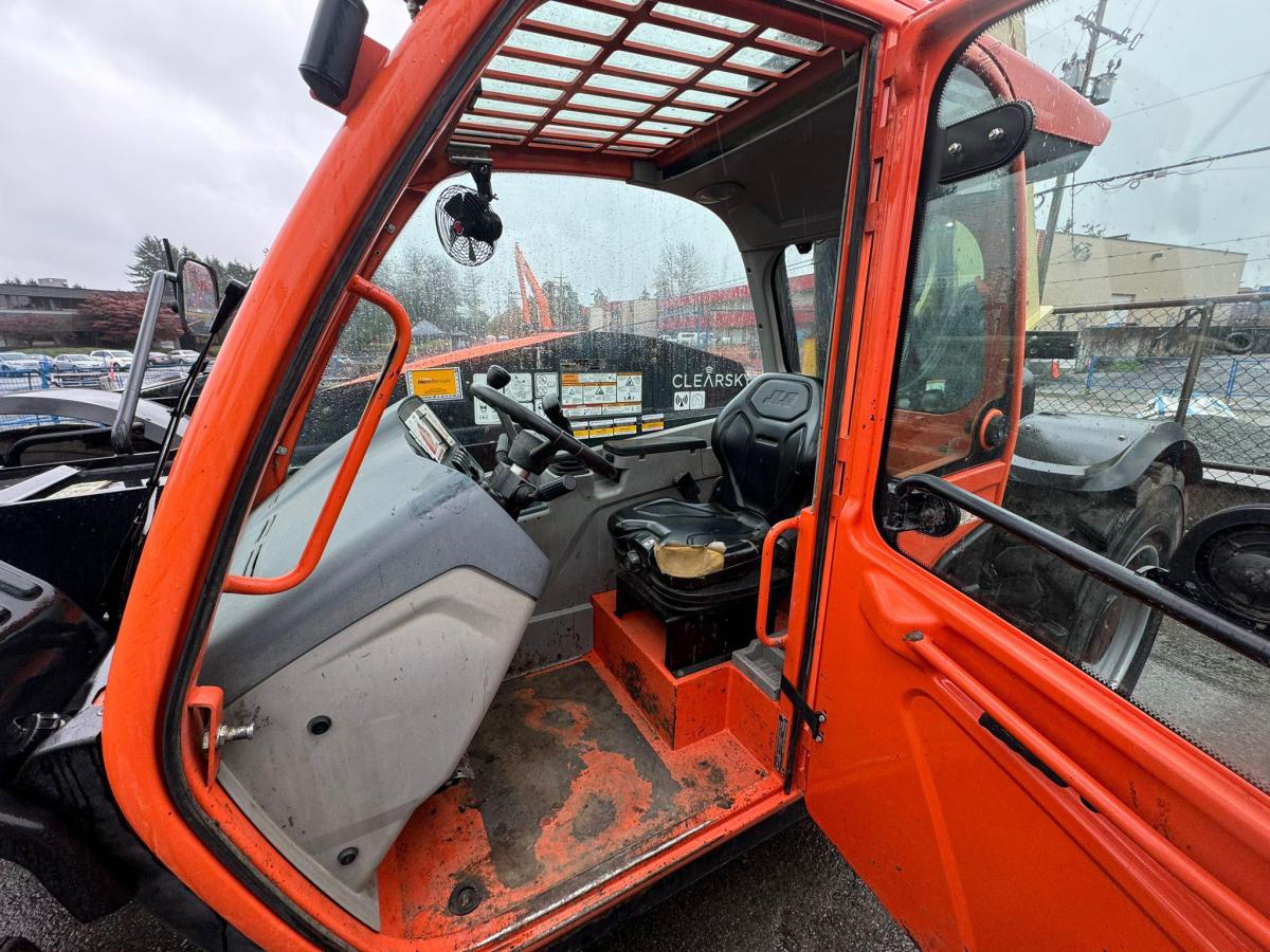 2018 JLG 1255