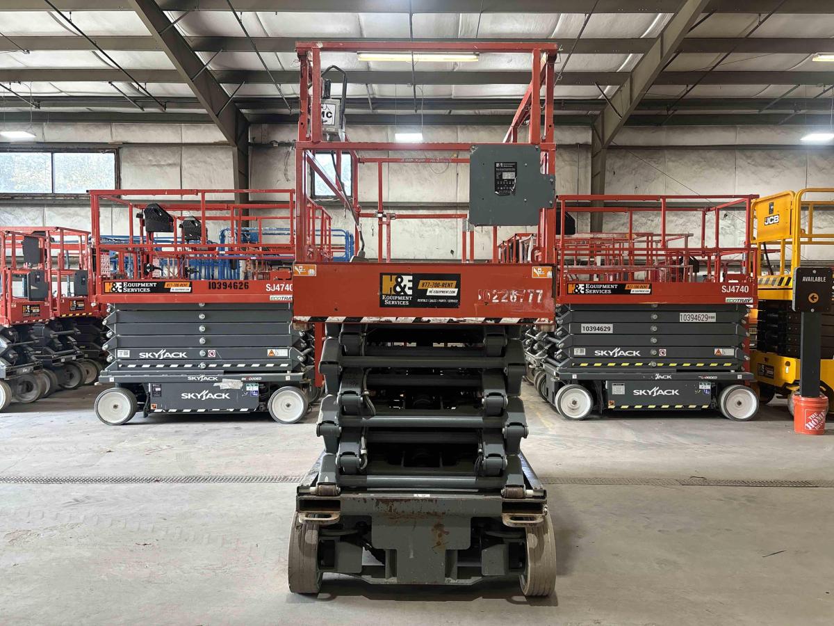 2017 Skyjack SJ4740