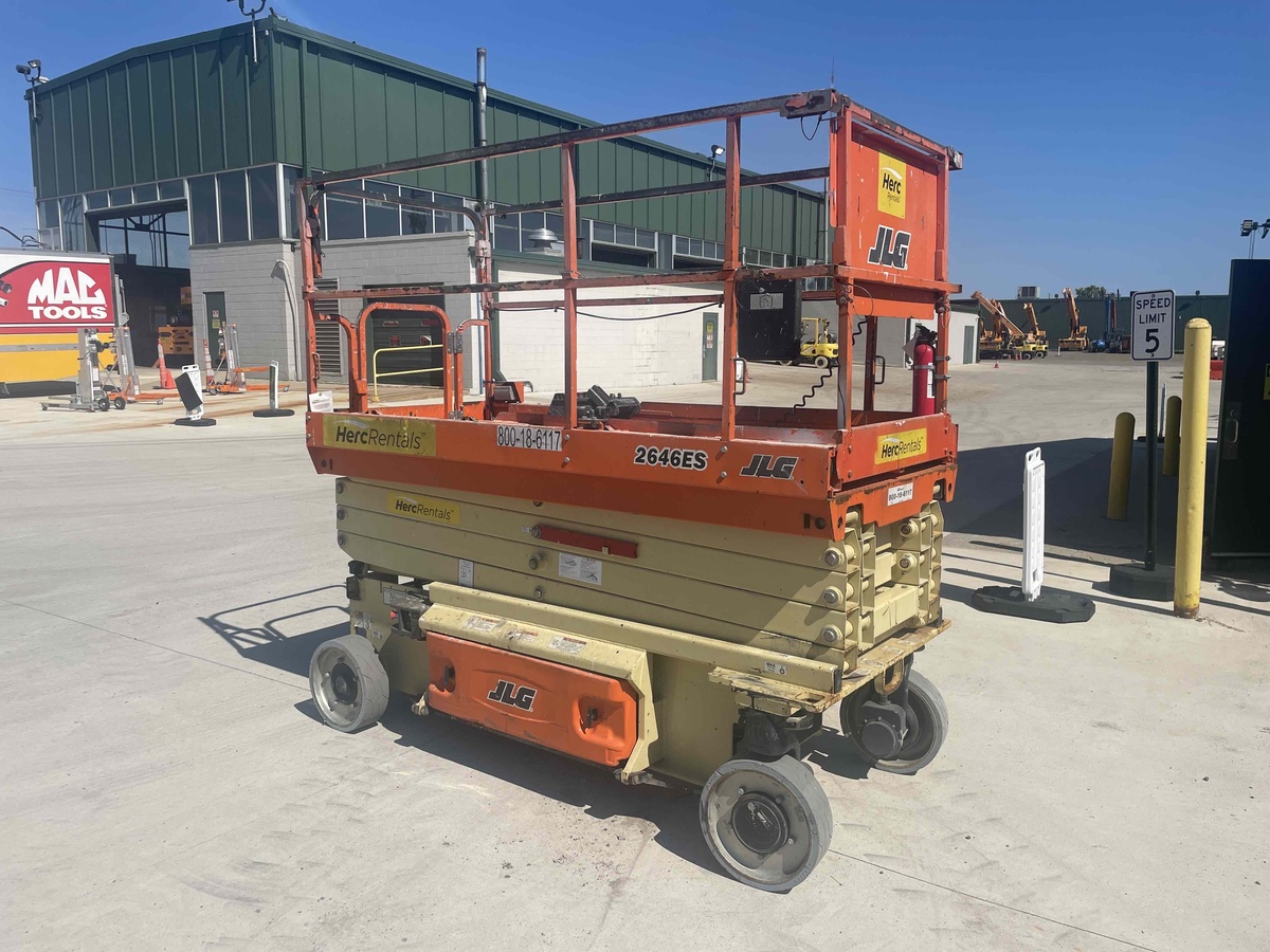 2017 JLG 2646ES-6
