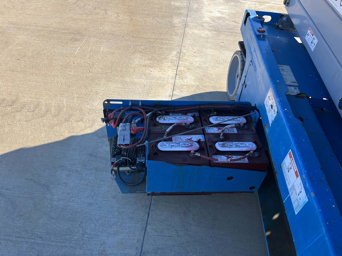 2018 Genie GS-3246-8