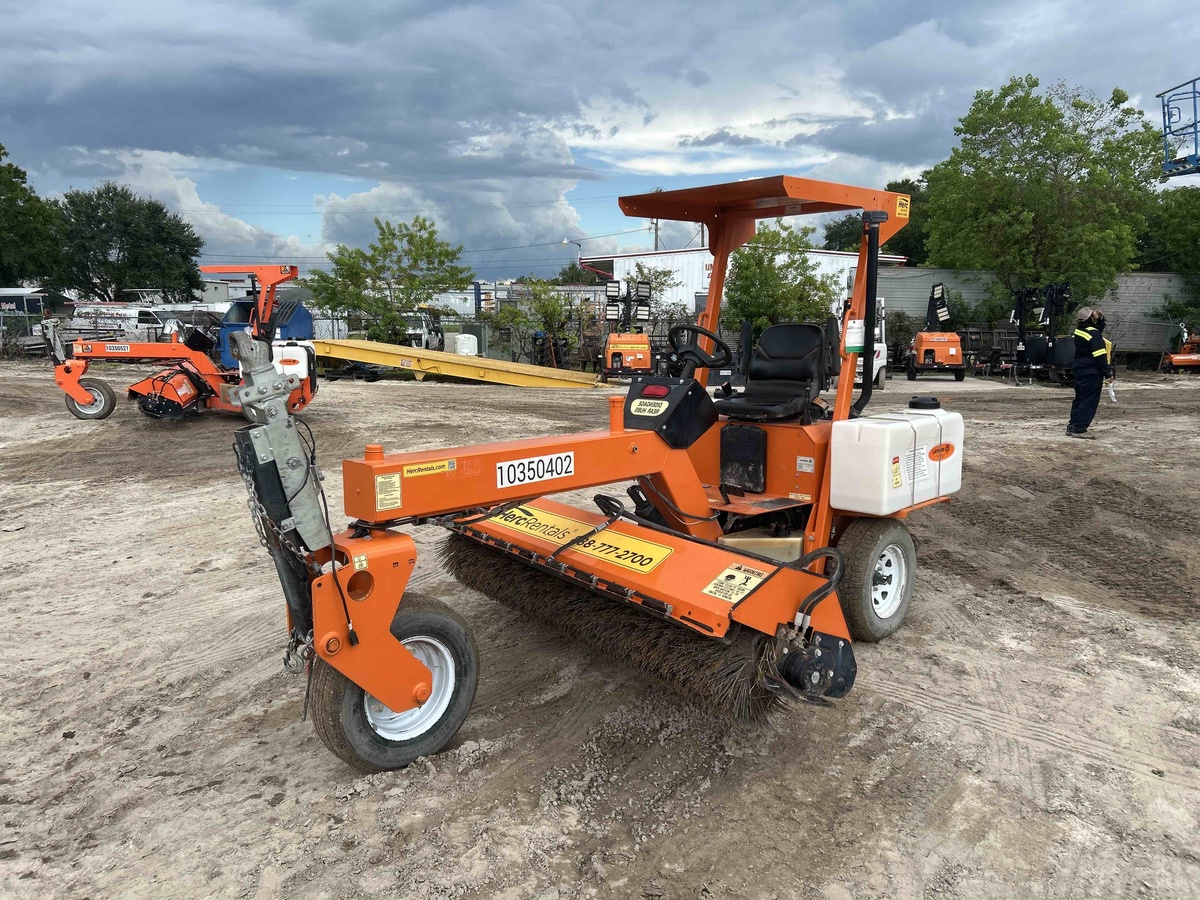 2022 LayMor SM300-1