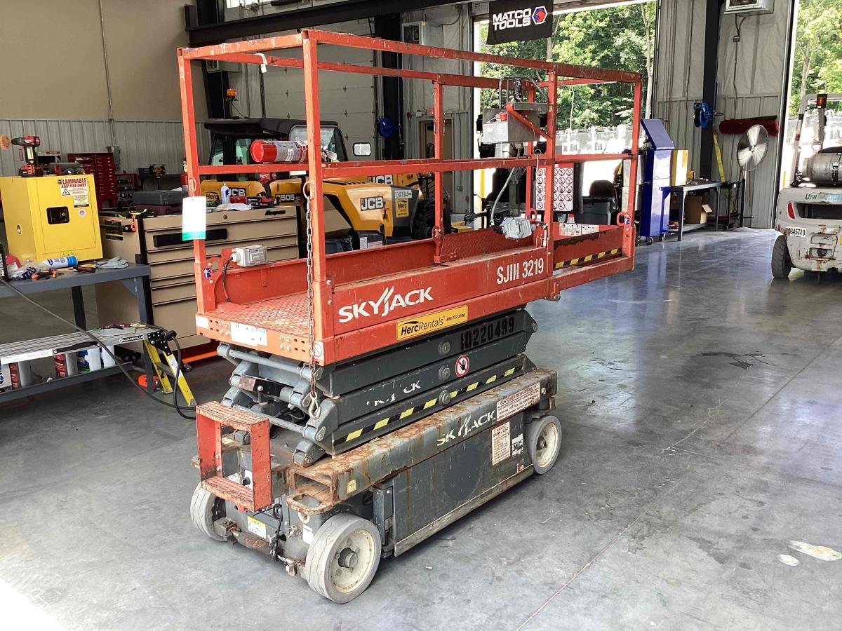 2017 Skyjack SJ3219