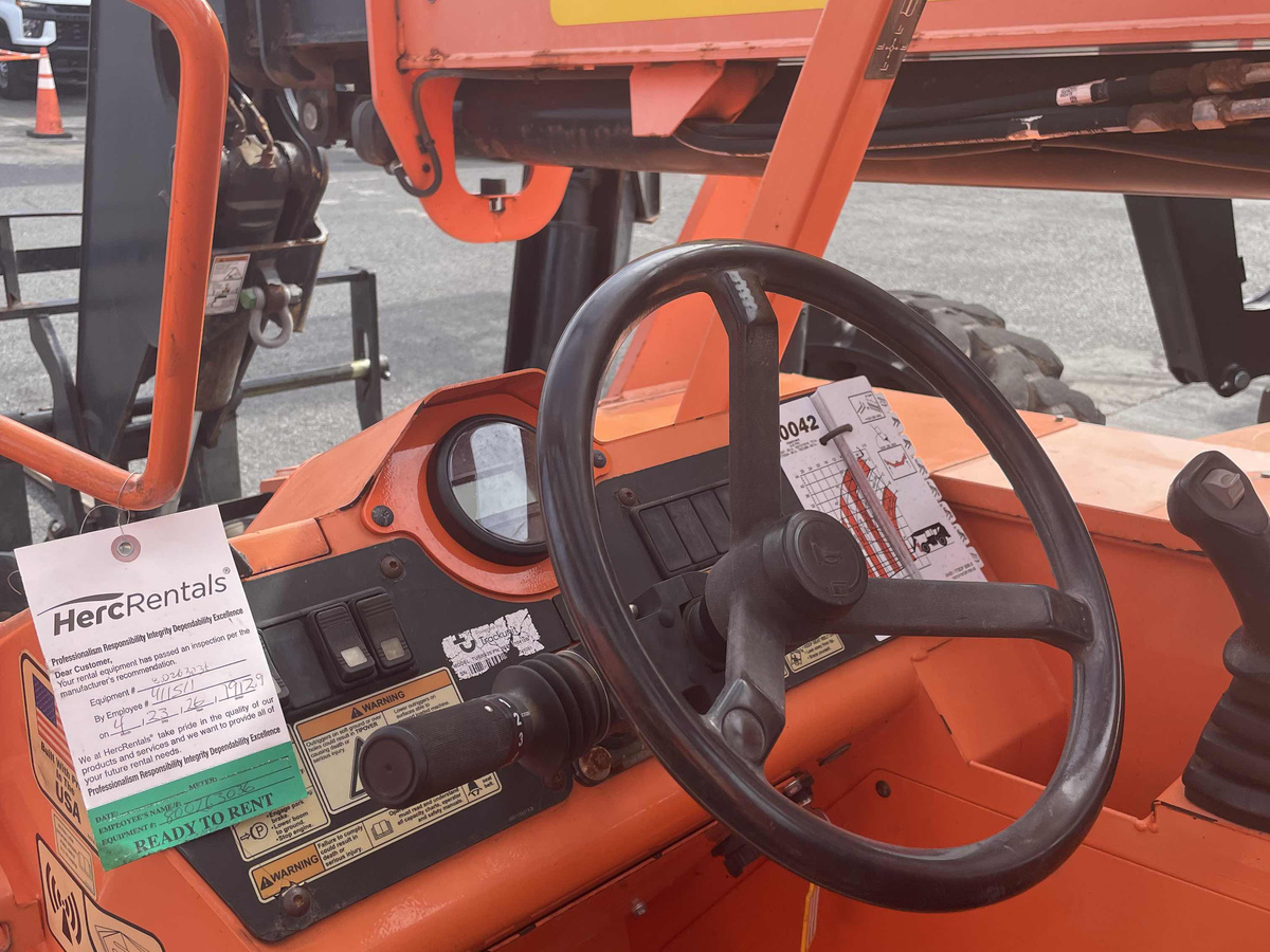 2019 SkyTrak 10042-5