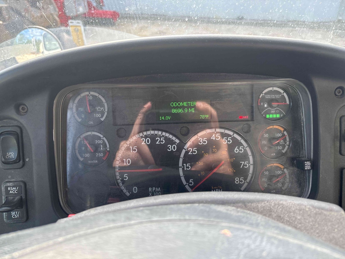 2019 Freightliner M2106-5