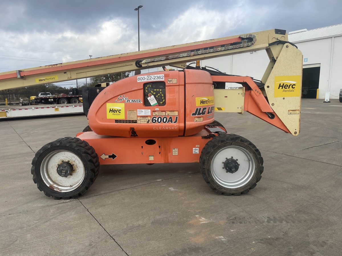 2018 JLG 600AJ-12