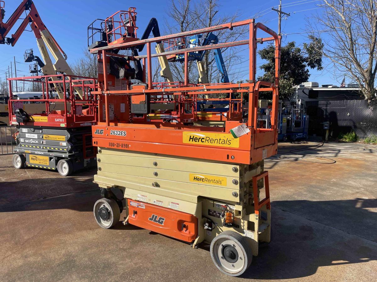 2018 JLG 2632ES