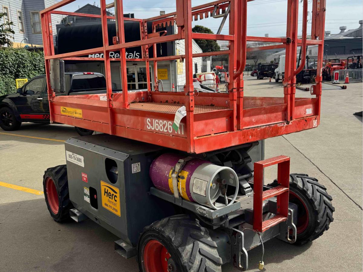 2018 Skyjack SJ-6826RT-4