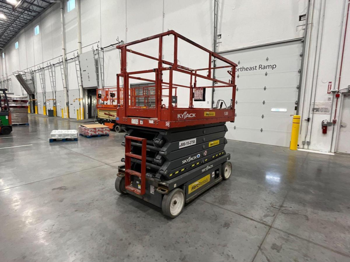 2017 Skyjack SJ4740