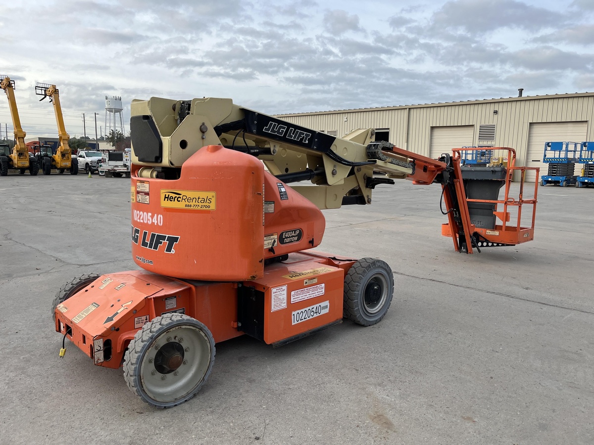 2017 JLG E400AJPN-1