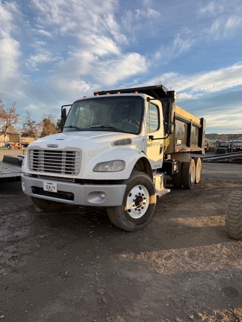 2018 Freightliner M2106
