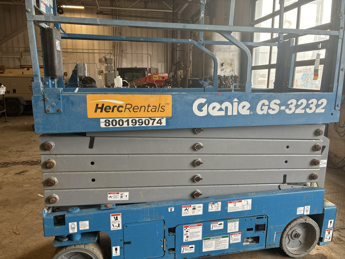 2018 Genie GS-3232
