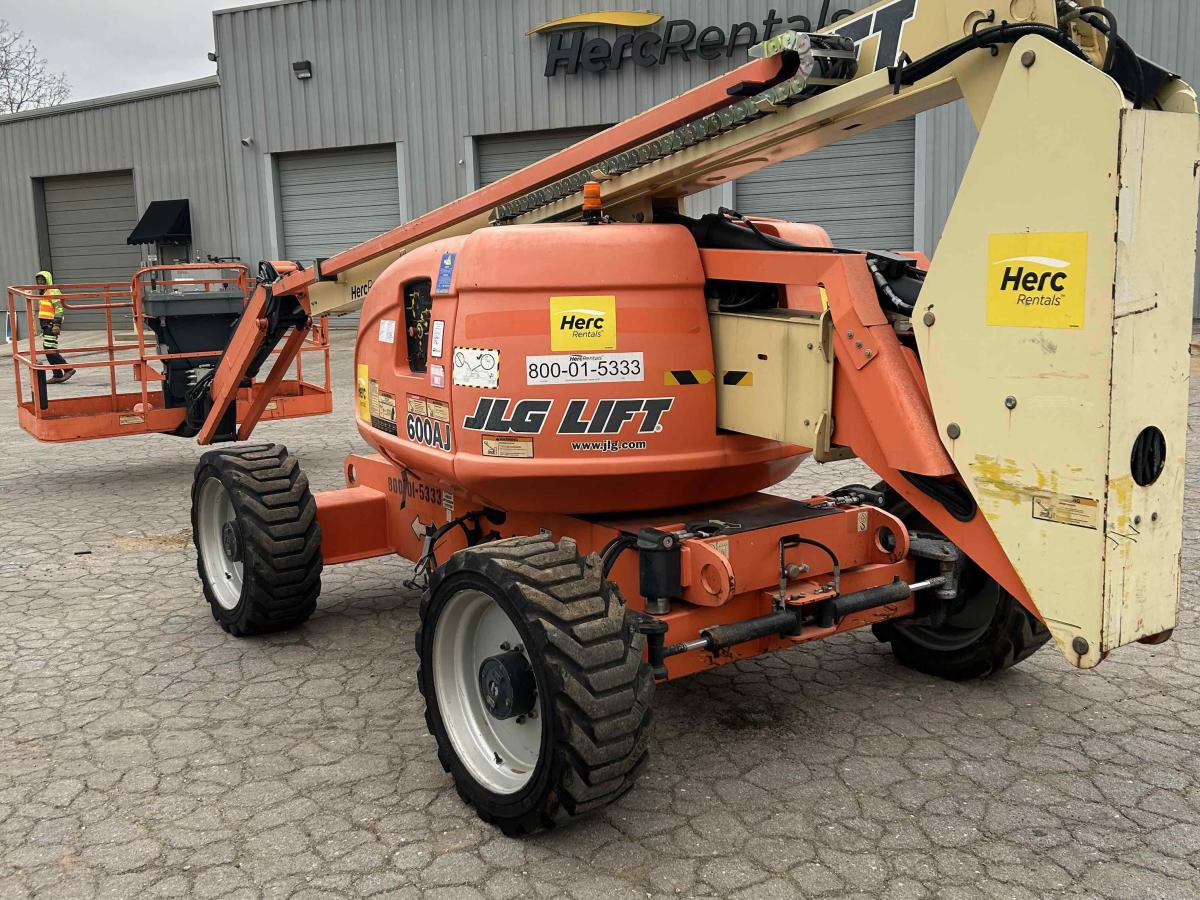 2014 JLG 600AJ