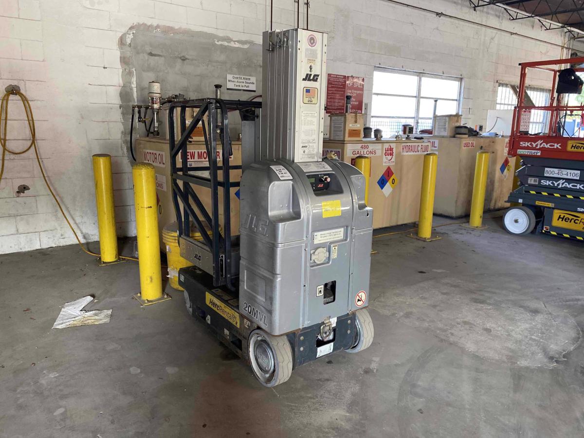 2018 JLG 20MVL