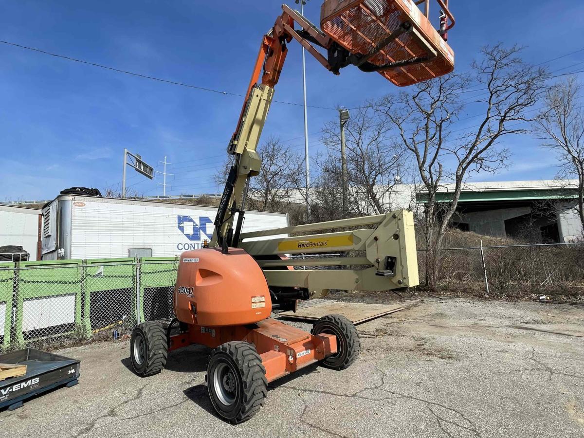2013 JLG 450AJ