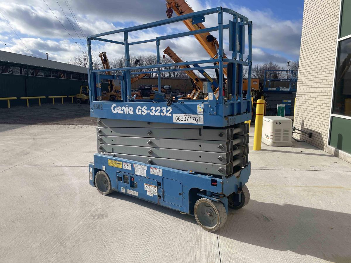 2016 Genie GS-3232
