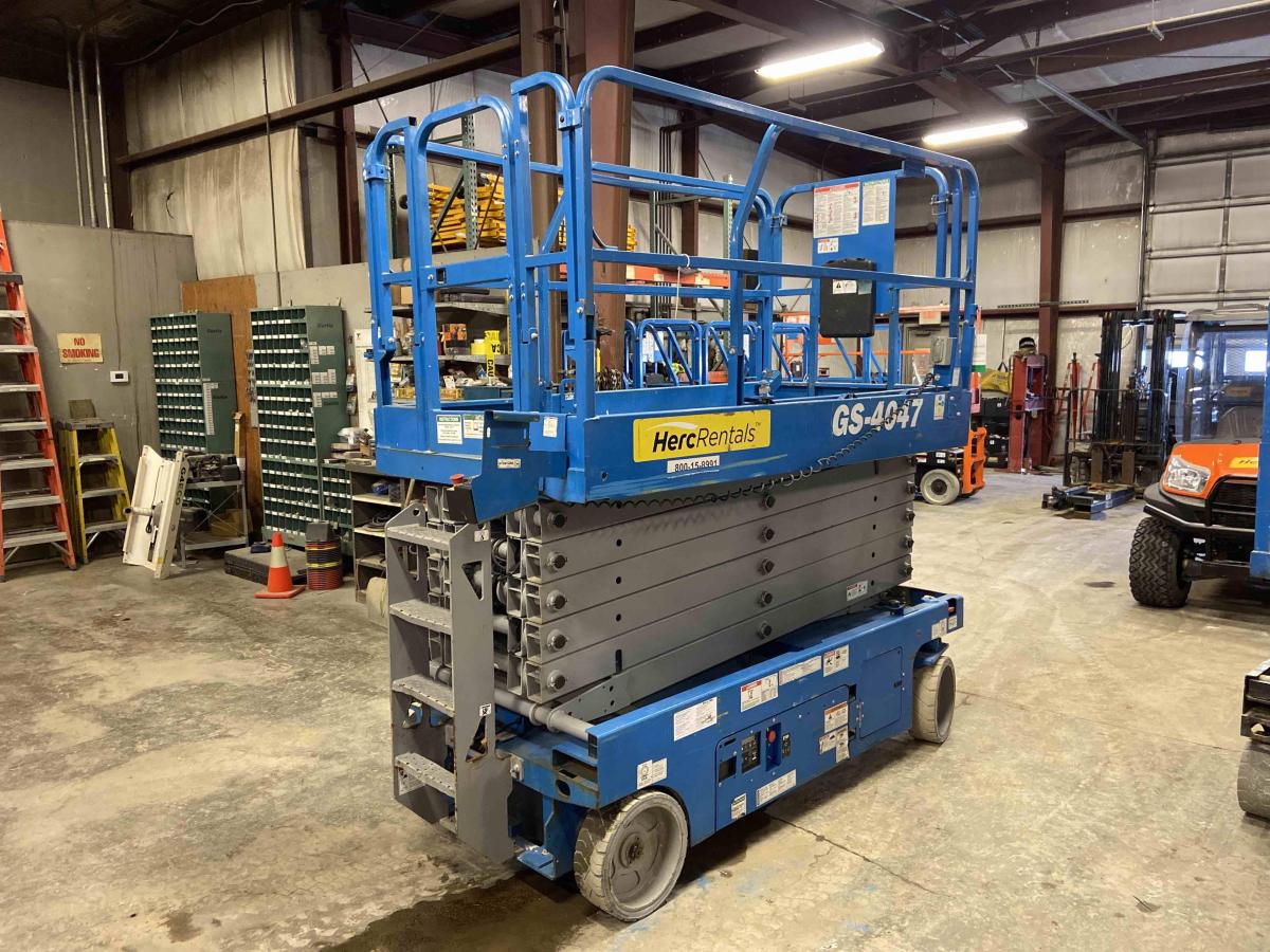 2017 Genie GS-4047