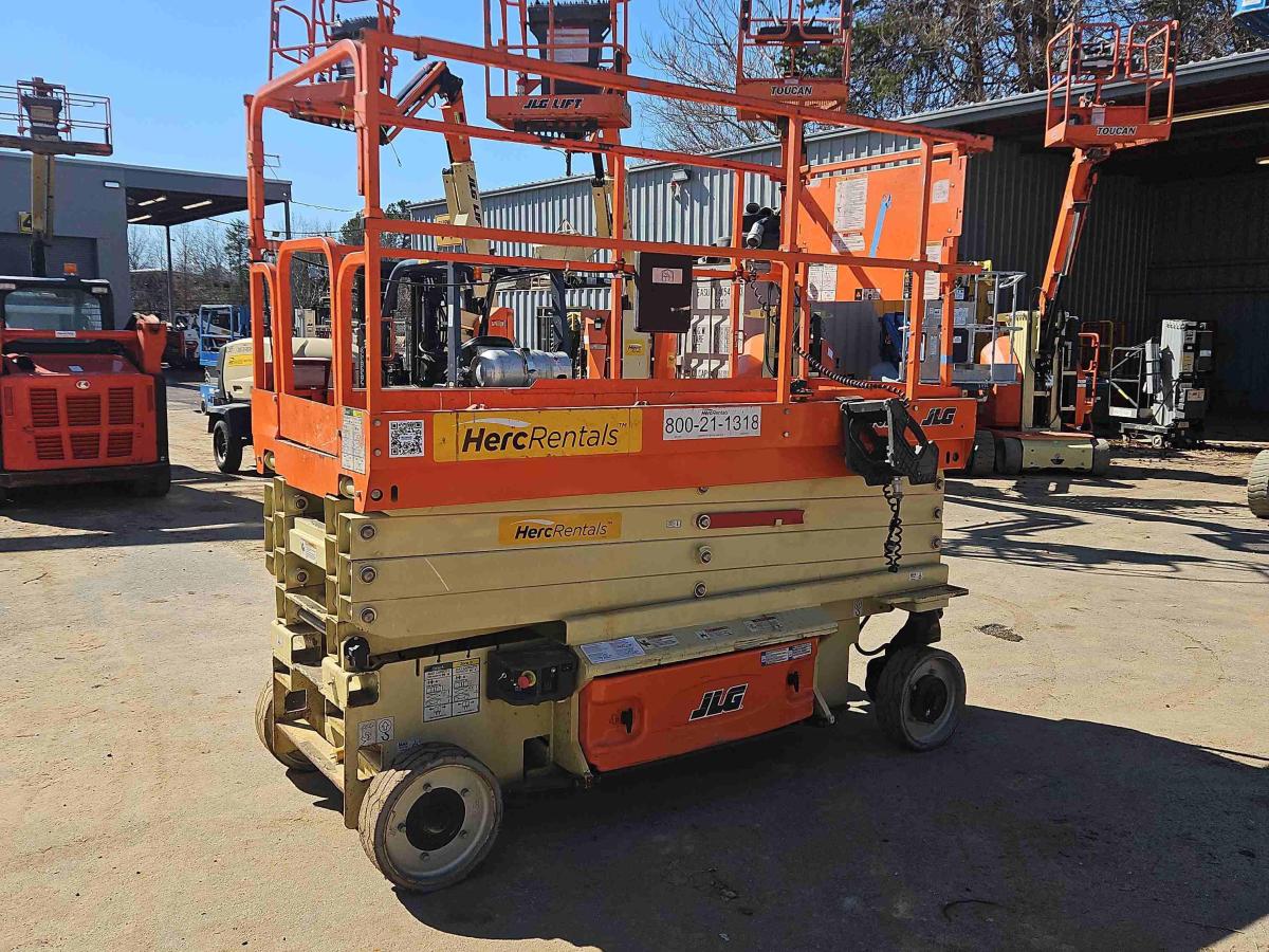 2018 JLG 3246ES