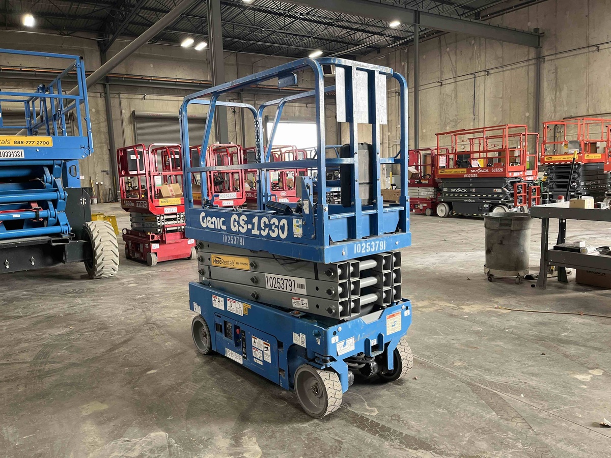 2018 Genie GS-1930