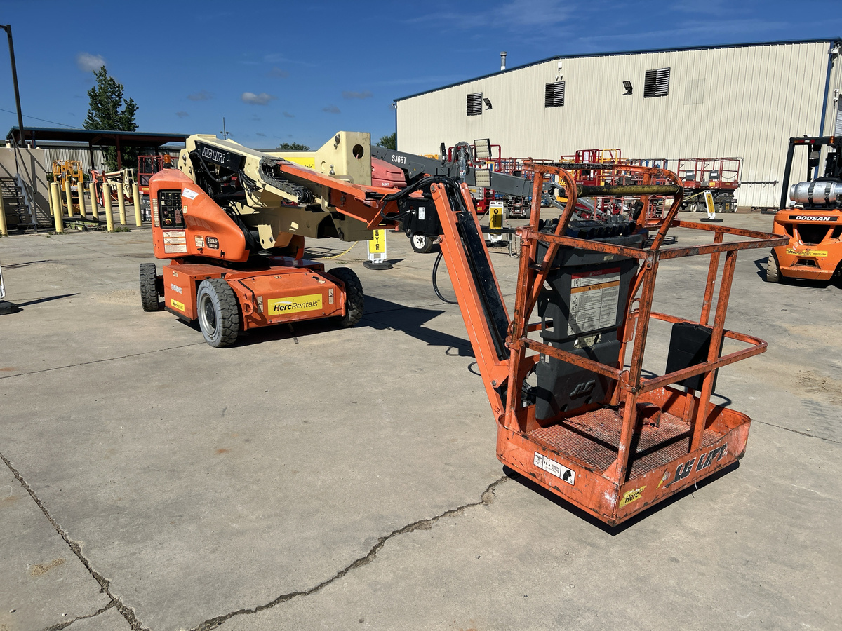2018 JLG E400AJPN-4