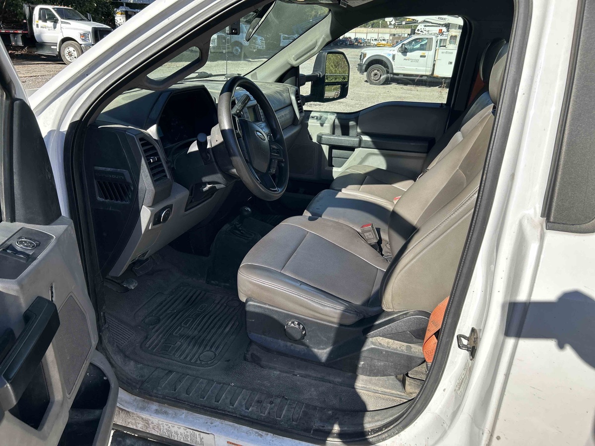 2018 Ford F550-8