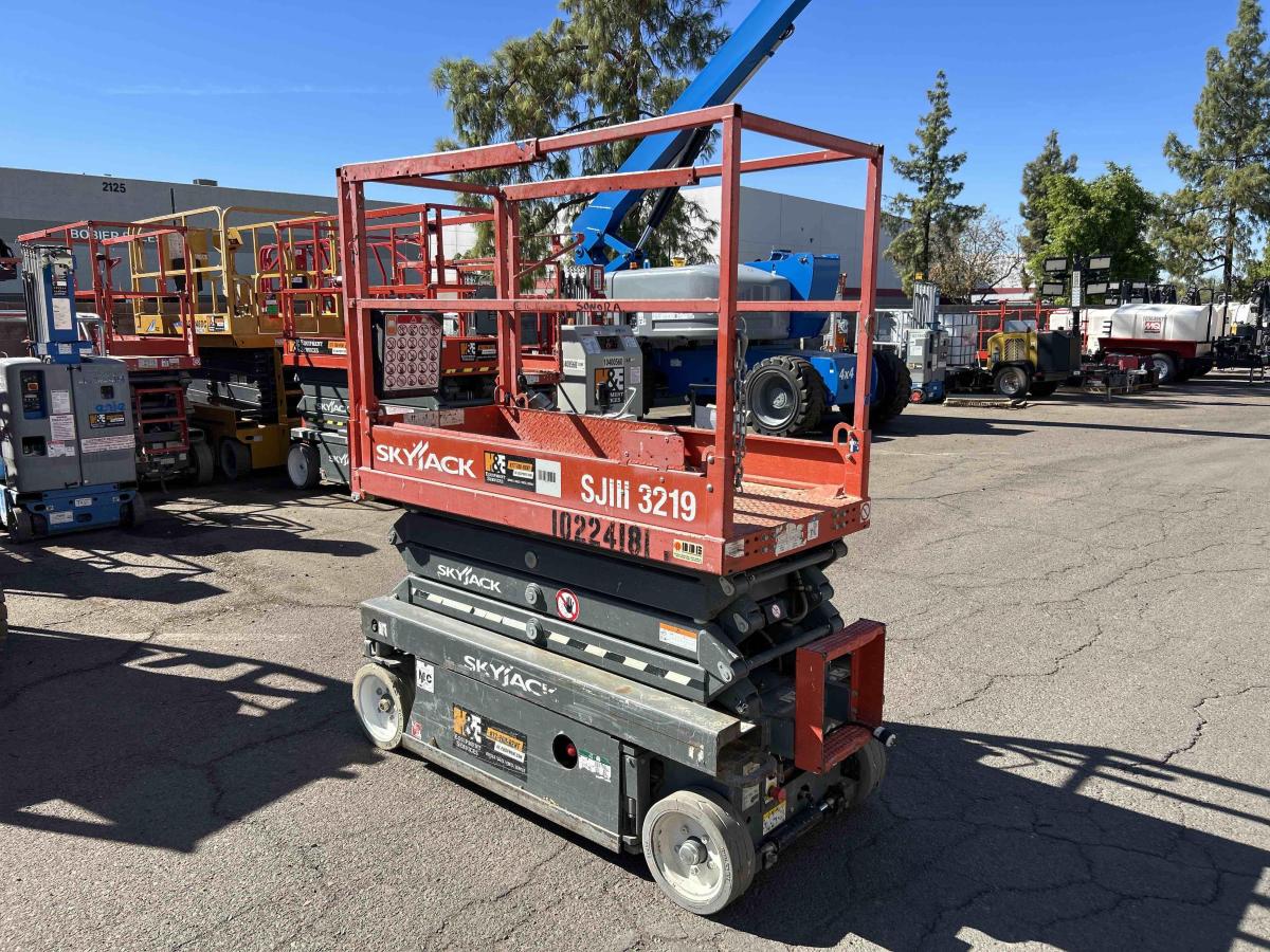2017 Skyjack SJ3219