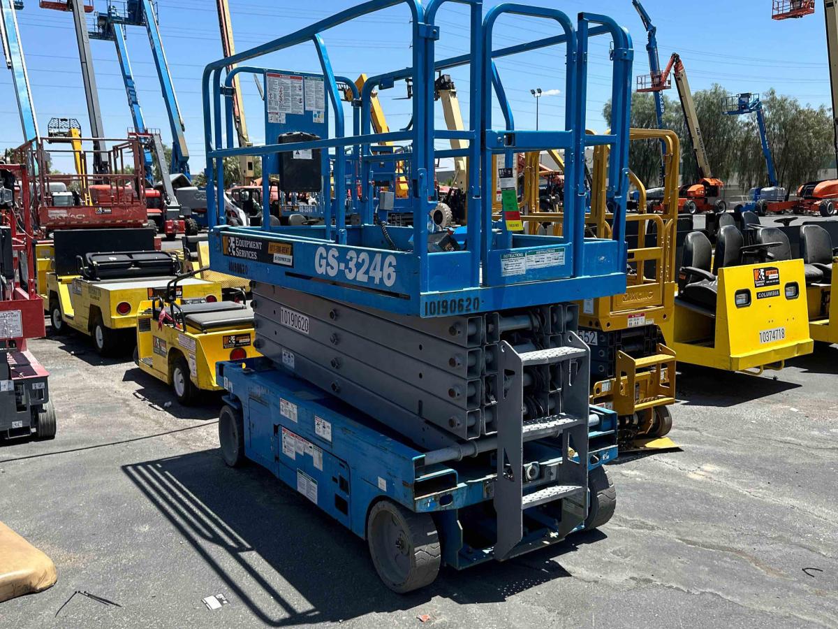 2016 Genie GS-3246